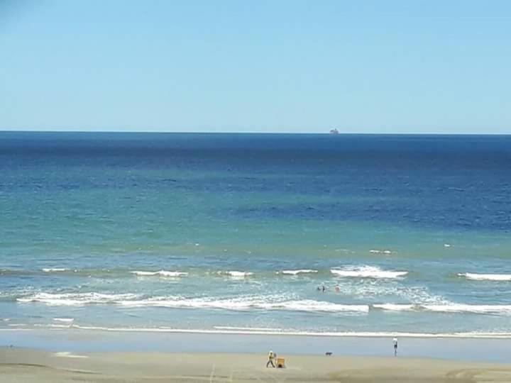 Frente Mar Piscina Churrasqueira Wifi Garagem Portaria 24Hs Appartement Solemar Buitenkant foto
